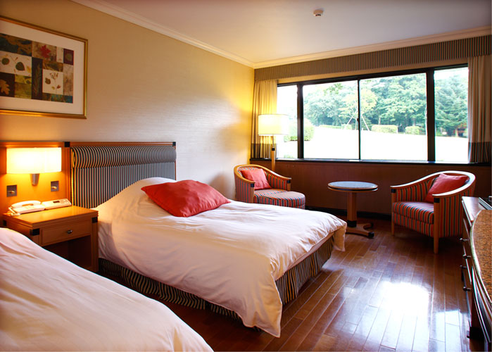Comfortable and relaxing guestrooms surrounded by forest