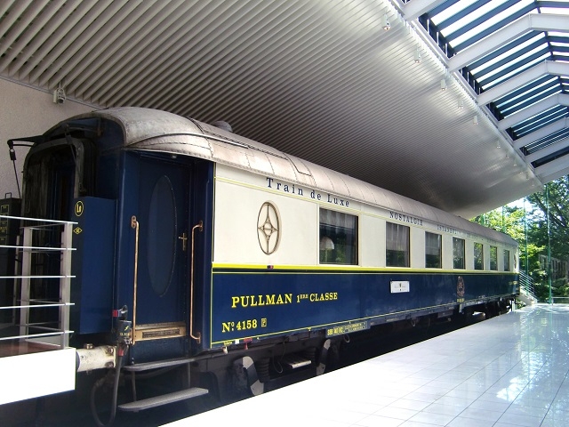 オリエント急行の車両「LE TRAIN（ル・トラン）」（画像提供元：箱根ラリック美術館）