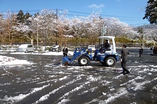 エントランスも、ホテルスタッフ雪かき隊のおかげできれいになりました。