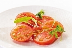 アメーラトマトのサラダ（イメージ）