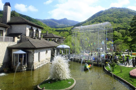 箱根ガラスの森美術館